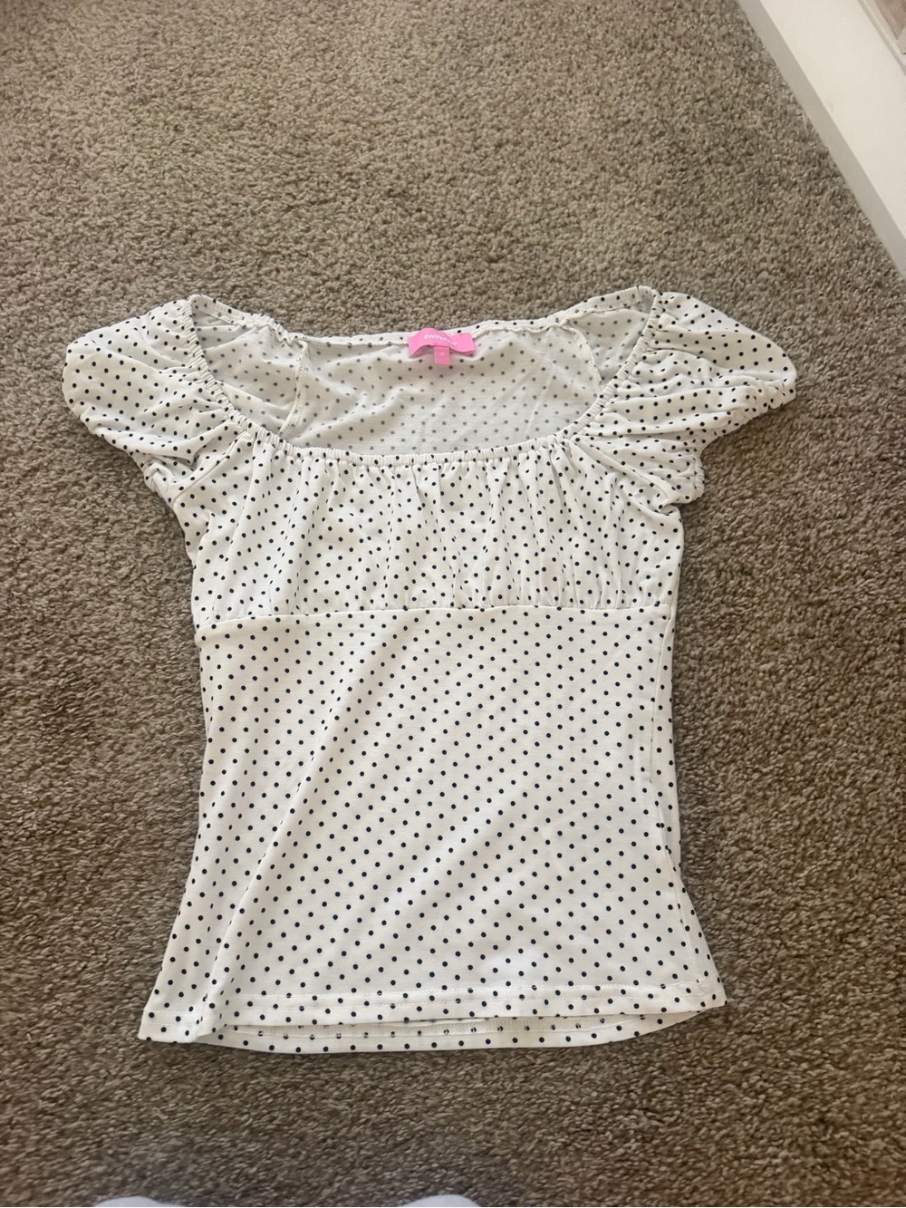 Edikted White Short Sleeve Scoop Neck Top with Black Polka Dots